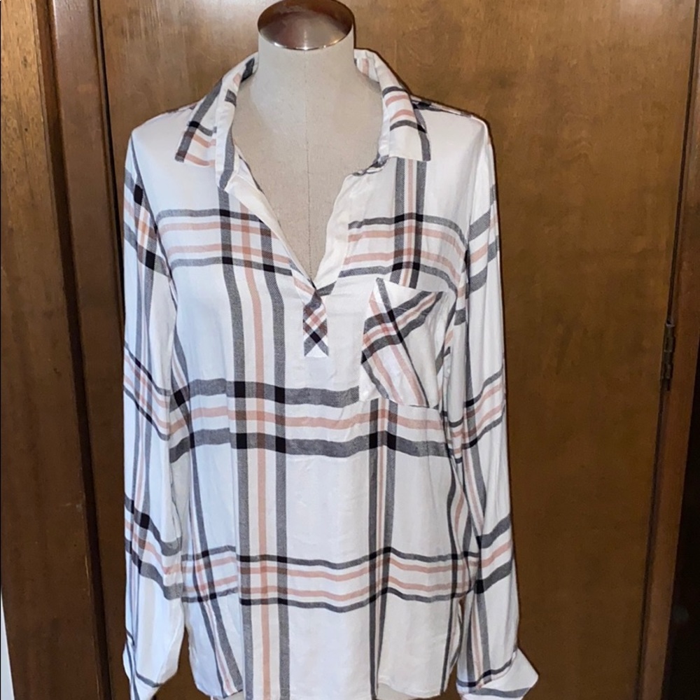 Drop tail plaid shirt